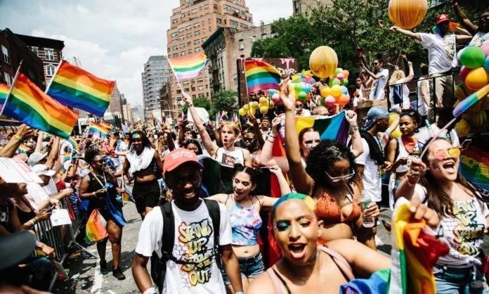 ΗΠΑ-Ιλινόις: Η ιστορία των ΛΟΑΤ θα διδάσκεται στα δημόσια σχολεία με νέο νόμο 